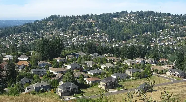 Mount Scott and Happy Valley in Oregon. Photo by Esprqii.
