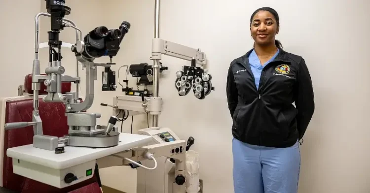 Navy Petty Officer 2nd Class Quinn Mosley, the lead hospital corpsman and certified surgical technician at Naval Hospital Bremerton’s Ophthalmology Clinic. Photo by Staff Sgt. Eugene Oliver.