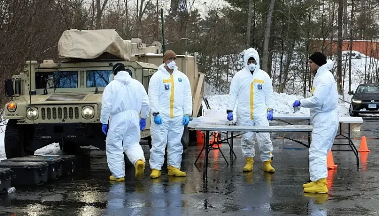 Soldiers assigned to the 20th CBRNE Command prepare to receive simulated nuclear debris samples during Exercise Prominent Hunt in Schenectady, N.Y., Jan 29, 2025. Photo by M Mason.