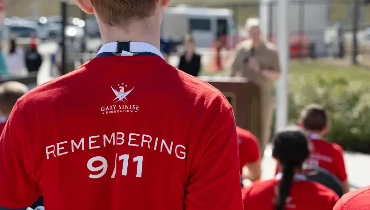 Student cadets from Randolph-Macon Academy observe a wreath laying ceremony for the Gary Sinise Foundation’s 9-11 educational program at the Pentagon. Photo by S. Perkins.