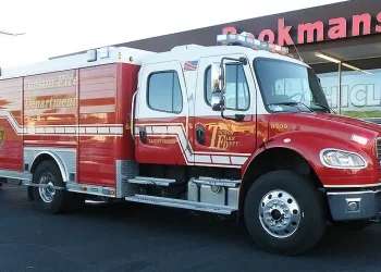 Tucson freightliner Crew Cab. Photo by Frank Deanrdo.