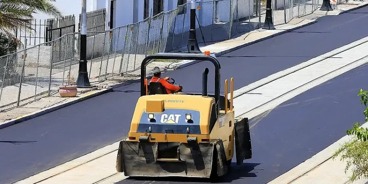 Tucson construction work. Photo by Bill Morrow.