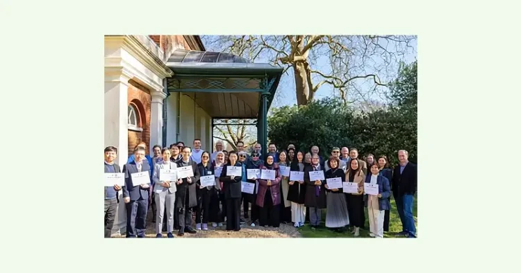 Workshop attendees at Bushy Hous, a site of the National Physical Laboratory. Photo by the Foreign Office.