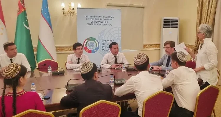 Dr Undala Alam, the UK’s FCDO Regional Climate Adviser for Central Asia, led a lecture and interactive policy simulation on international water diplomacy. Photo by the British Government.