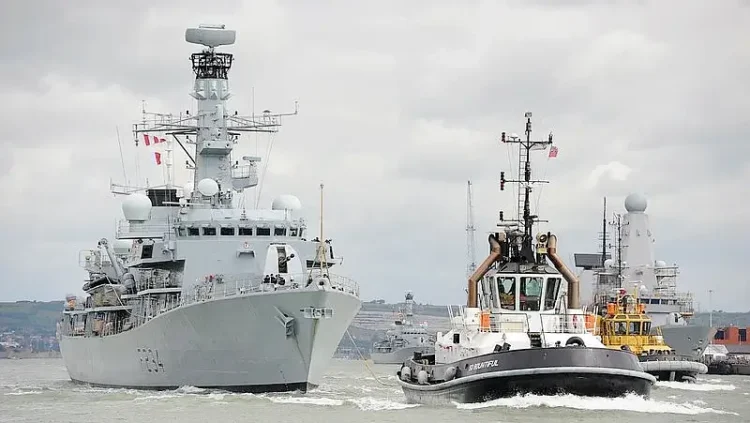 HMS Iron Duke Fitted with Artisan Radar - Type 23. Photo by Defence Images.