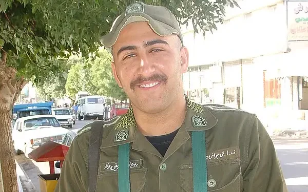 Iranian Soldier. Ravansar. Photo by Ensie & Matthias.
