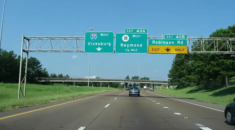 Interstate 20 Westbound, Near Raymond, Mississippi. Photo by Ken Lund.