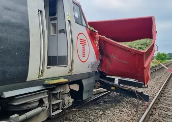 Nordan Farm Collision. The train and trailer involved. Photo by the Rail Accident Investigation Branch.