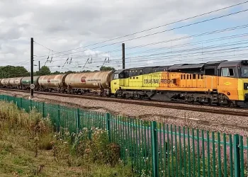 Oil leaving the Lindsey Oil Refineral Jarrow Prax, York. Photo by an unknown photographer.