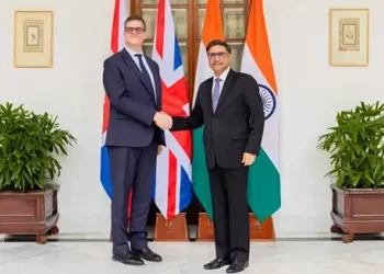 Sir Oliver Robbins and Shri Vikram Misri. Photo by the UK Government.