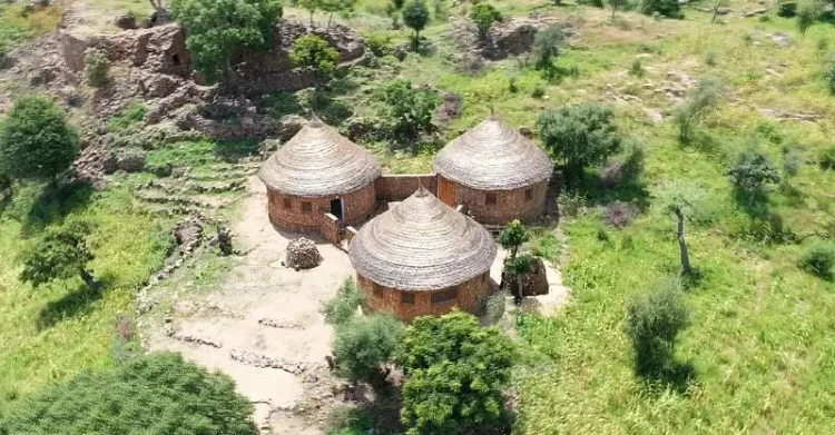 Aerial view of the Diy-Gid-Biy passage huts. Photo by Alice Biada.