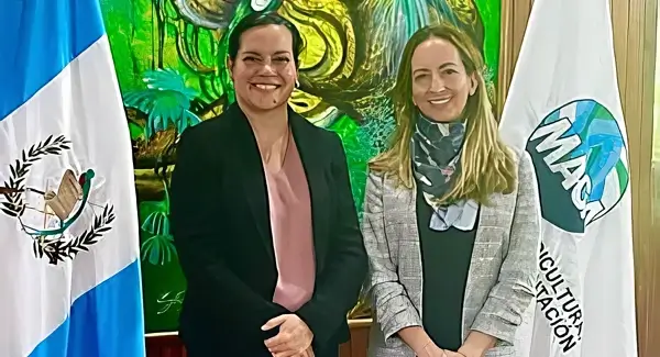 British Ambassador, held a meeting with the Minister of Agriculture, and Food, María Fernanda Rivera. Photo by the British Embassy Guatemala City.