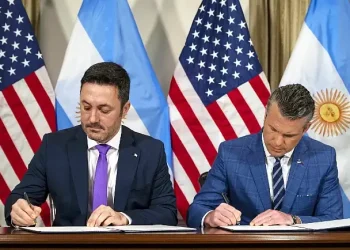 Defense Secretary Hegseth and Argentine Defense Minister Petri sign a Letter of Offer and Acceptance for foreign military sales and bilateral exchange at the Pentagon. Photo by Sgt Keech.