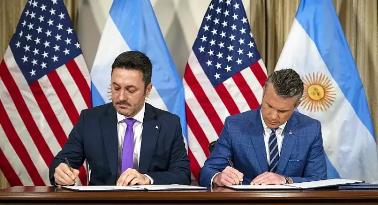 Defense Secretary Hegseth and Argentine Defense Minister Petri sign a Letter of Offer and Acceptance for foreign military sales and bilateral exchange at the Pentagon. Photo by Sgt Keech.