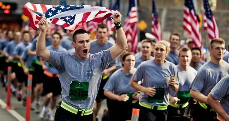 Marines, soldiers, wounded warriors, cadets run in New York City Tunnel to Towers Run. Photo by NYC Marines.