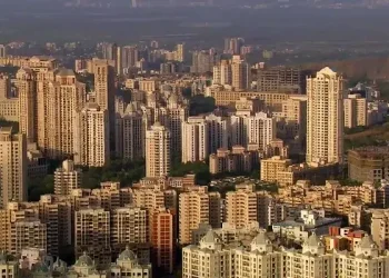 Mumbai, Pakistan skyline. Photo by Deepak Gupta.