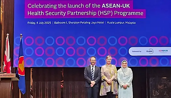 UK Ambassador to ASEAN, Sarah Tiffin with Datuk Dr Nor Fariza binti Ngah, Deputy Director General of Health. Photo by the UK Mission to ASEAN.