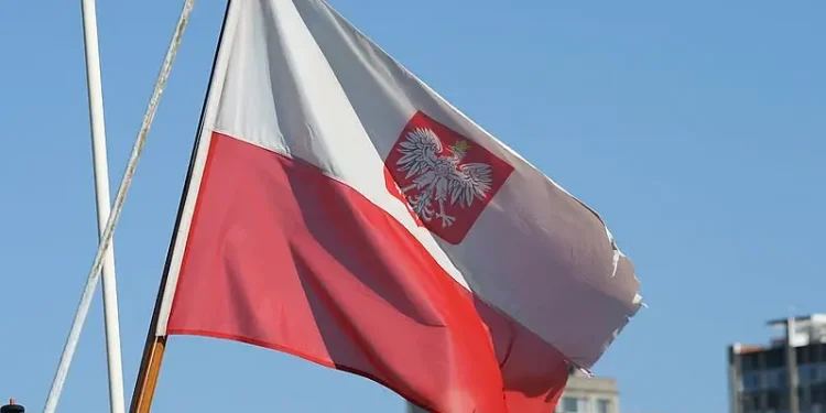 Bandera de Polonia. Photo by Contando Estrelas.