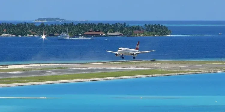 Landing Runway 18 in the Maldives. Photo by DD.