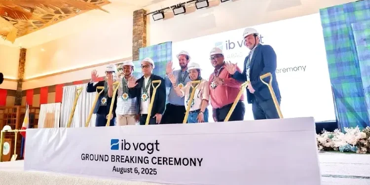 Tantangan Groundbreaking Mindanao Solar Plant. Photo by the British Embassy Manila.