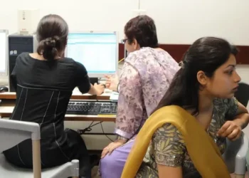 Aga Khan University technology students. Photo by Sarah M Stewart.