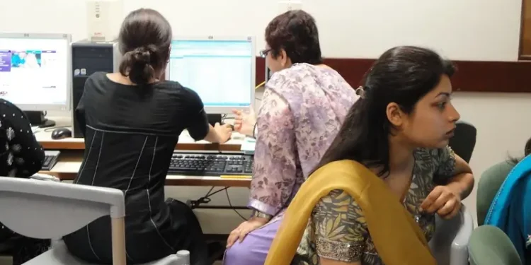 Aga Khan University technology students. Photo by Sarah M Stewart.