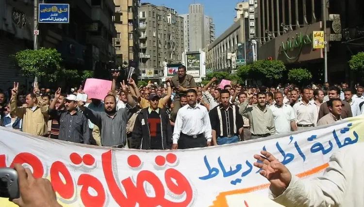 Muslim Brotherhood and Leftist demonstrators. Photo by Hossam el-Hamalawy.