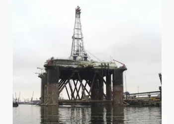 Oil rig Walvis Bay Namibia. Photo by Stuart Orford.