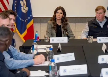 Secretary Noem meets with Governor Reeves and first responders. Photo by the DHS.