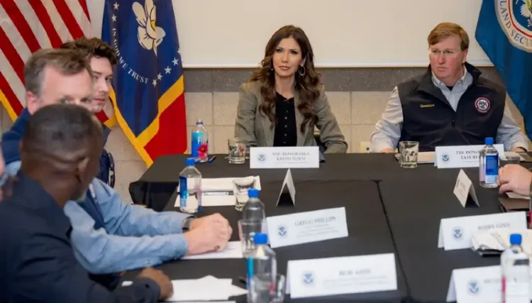 Secretary Noem meets with Governor Reeves and first responders. Photo by the DHS.