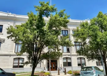 Oregon Supreme Court Building, State Street, Salem, OR. Photo by Warren LeMay - licensed under CC BY-SA 2.0.