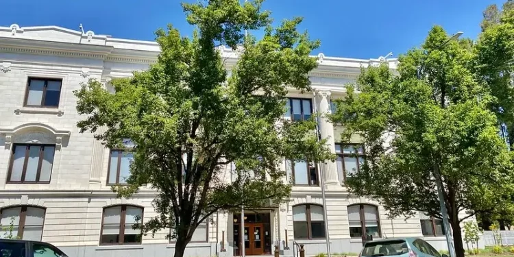 Oregon Supreme Court Building, State Street, Salem, OR. Photo by Warren LeMay - licensed under CC BY-SA 2.0.