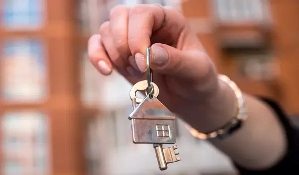 Leaseholders to receive stronger rights, powers and protections. Photo by the Ministry of Housing. **stock-social-housing-survey**, **stock-housing-land**
