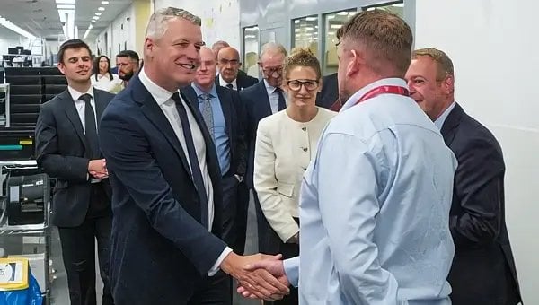 Minister for Armed Forces confirms Deal. Photo by the MoD.